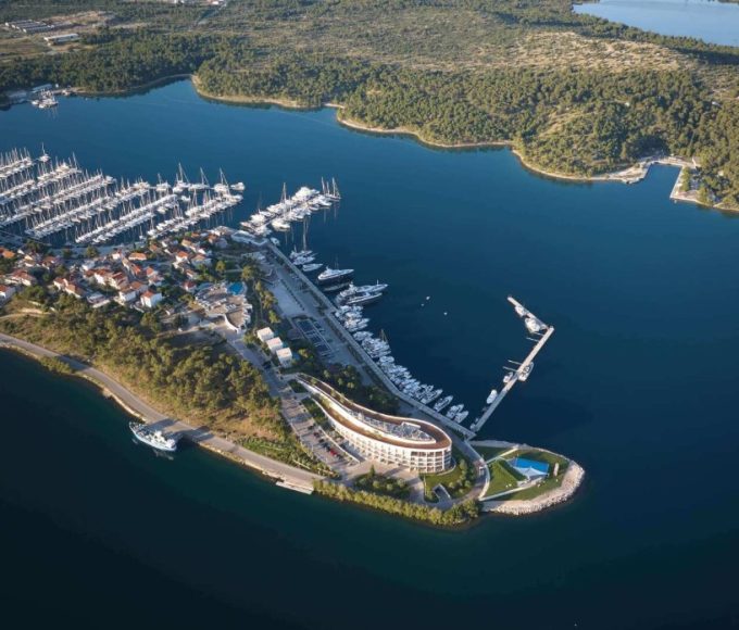 Mandalina marina Šibenik Epstein