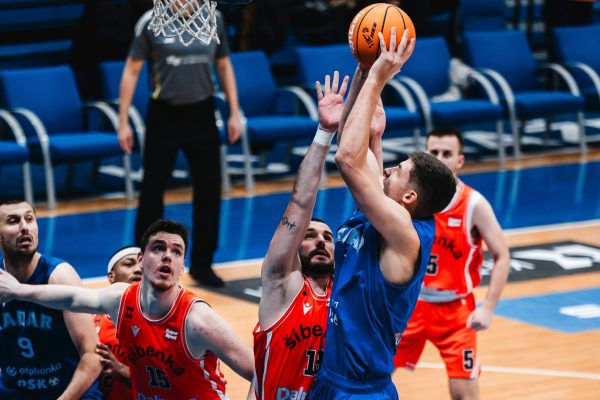 Marcus Golson u napadu za Šibenku protiv Zadra na polufinalu SuperSport Kupa (21. veljače 2026.), ključni trenutak borbe s 18 postignutih poena